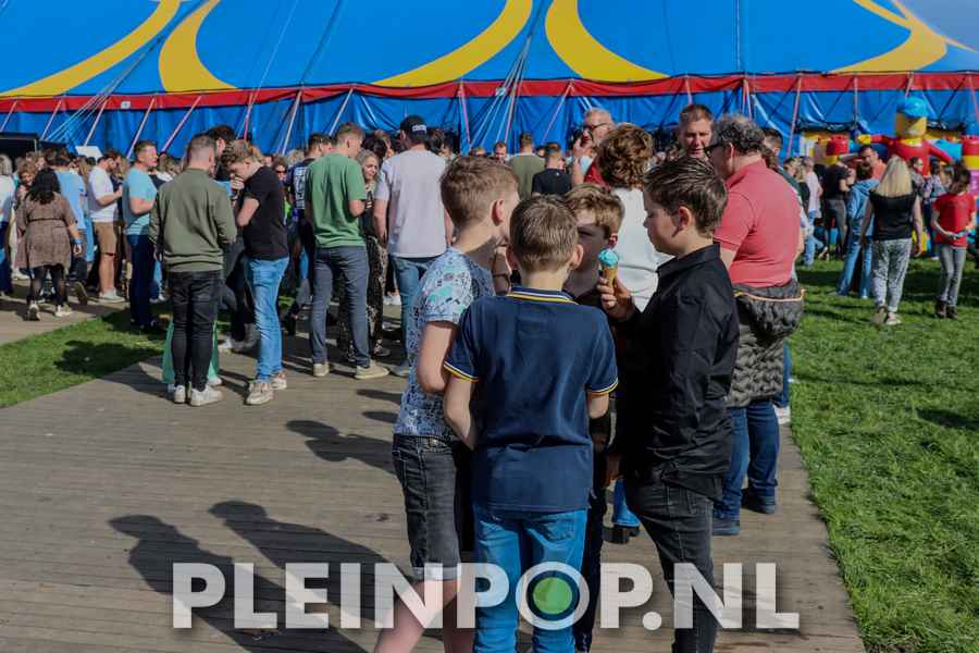 Publiek    Bezoekers (72)